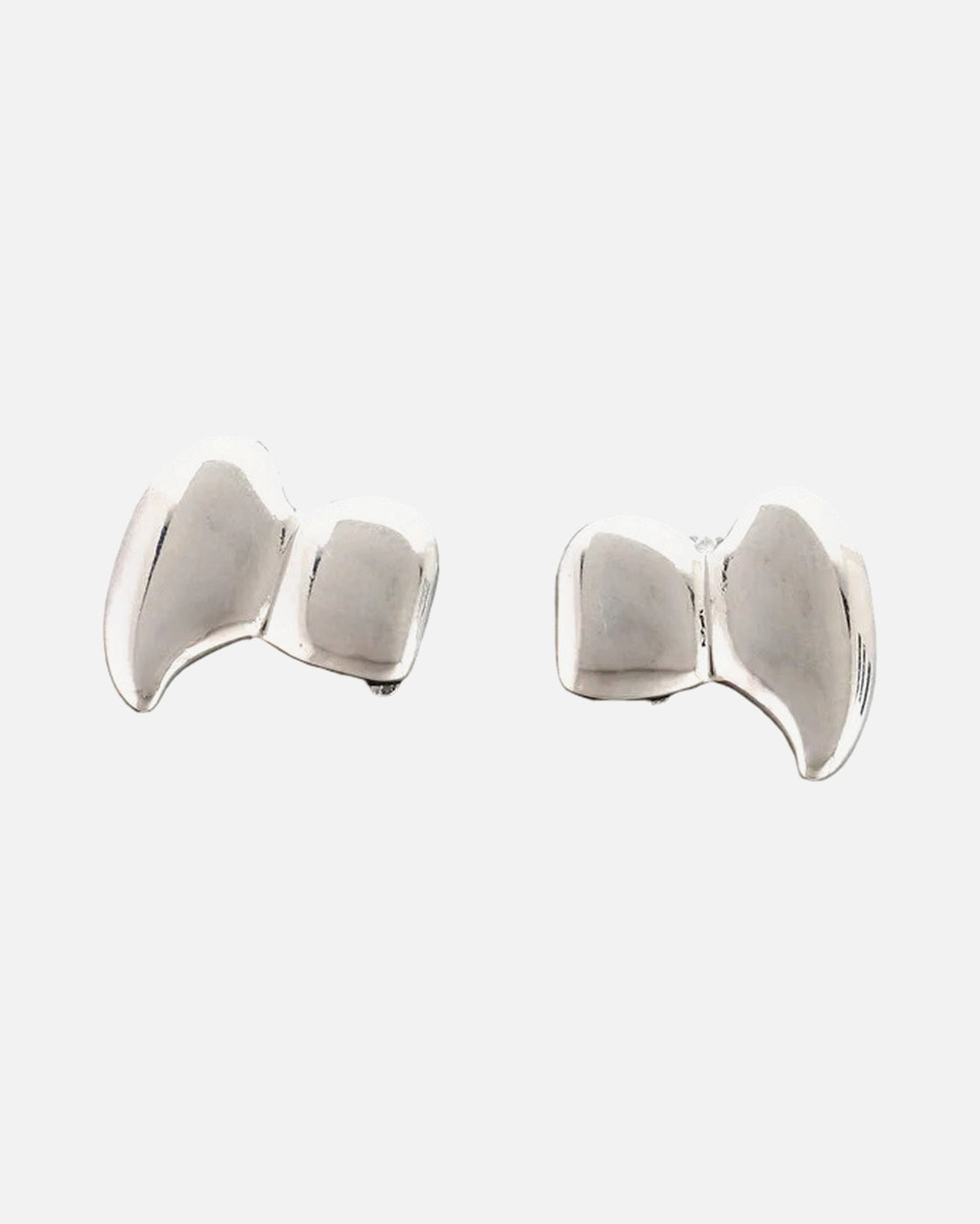 Vampire Fang Grillz – vampire fang grillz pair, close-up detail