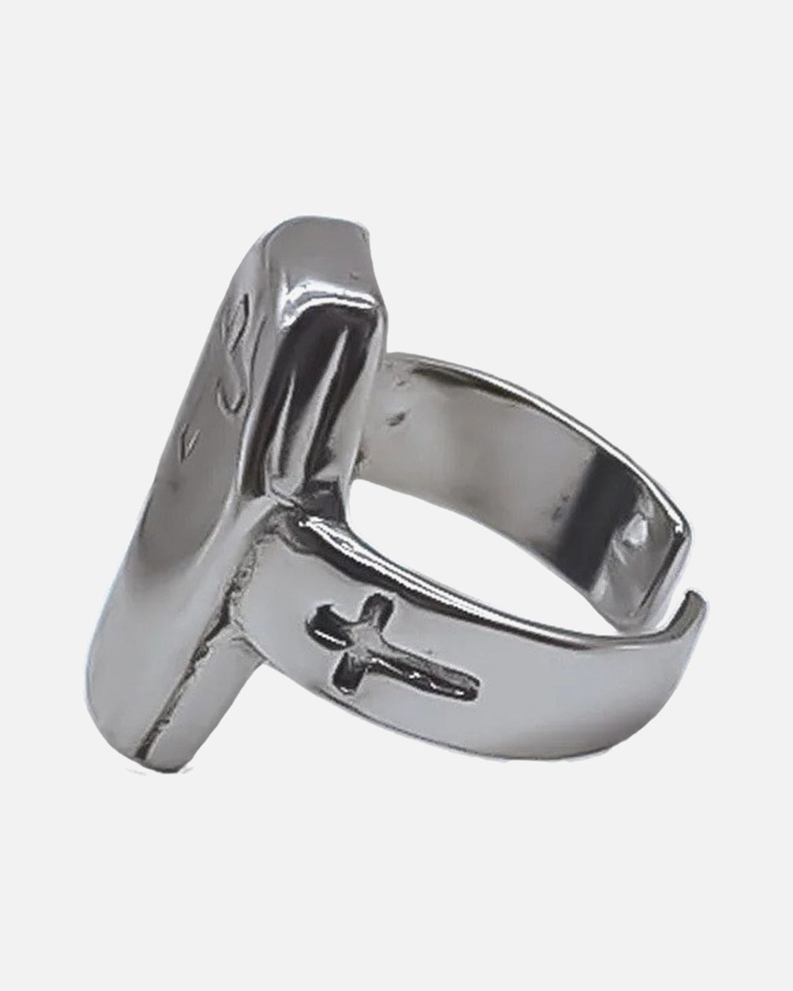 Coffin Cross Ring – close-up of the alloy finish, unisex gothic ring