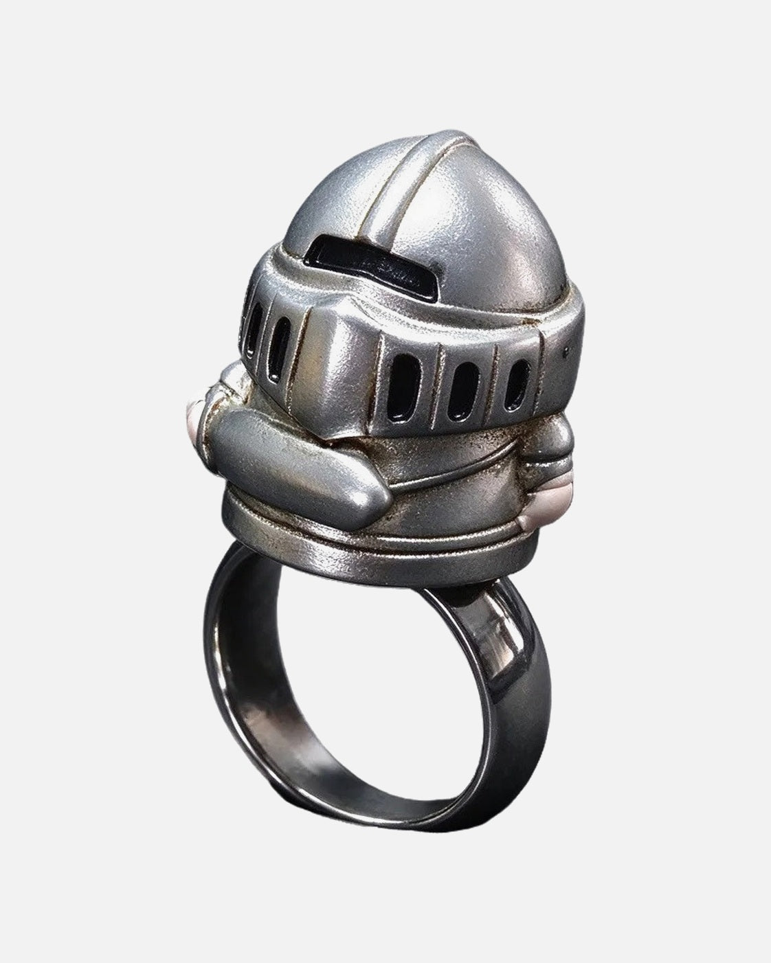 Knight Helmet Ring – showing the knight helmet detail, unisex vintage ring
