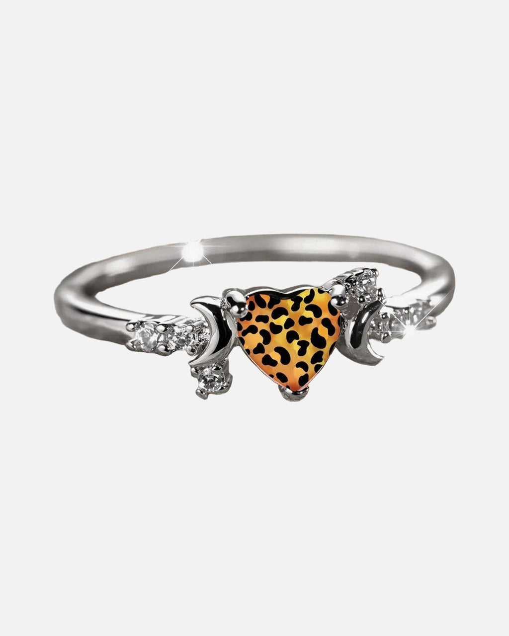 Leopard Heart Ring – close-up of the zinc alloy finish, women's Y2K ring