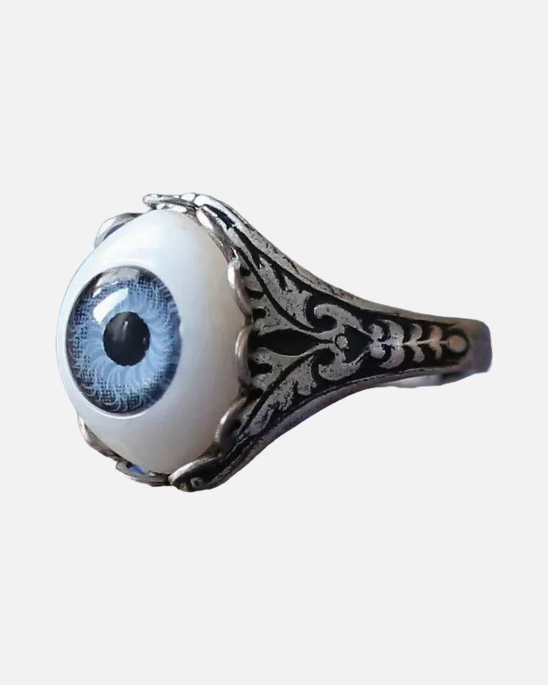 Eyeball Ring in Blue – unisex gothic glass eye ring, close-up of the blue iris