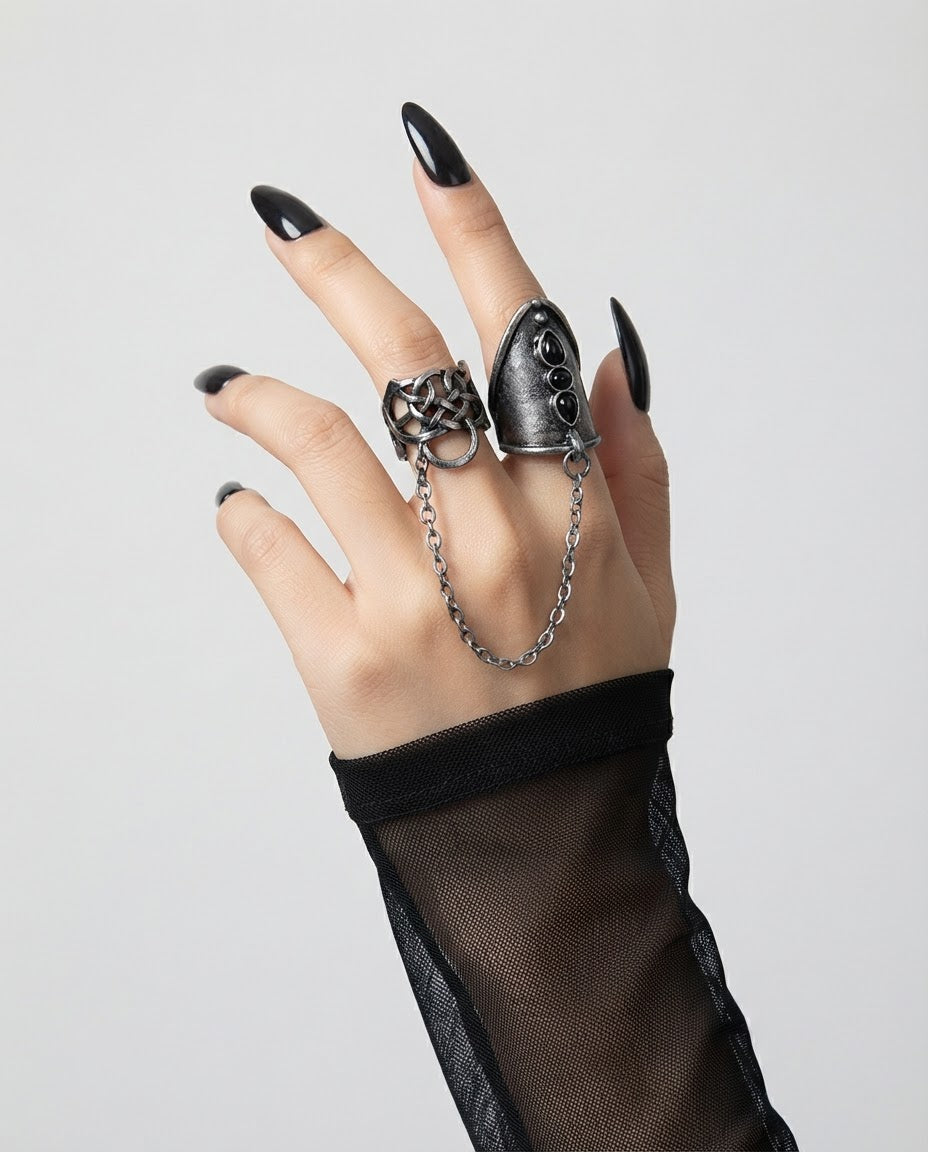 Punk Chain Armor Ring – punk fingertip armor ring with chains, close-up detail